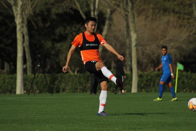 灰熊5连胜送鹈鹕7连败 杨21+11老鹰双杀骑士